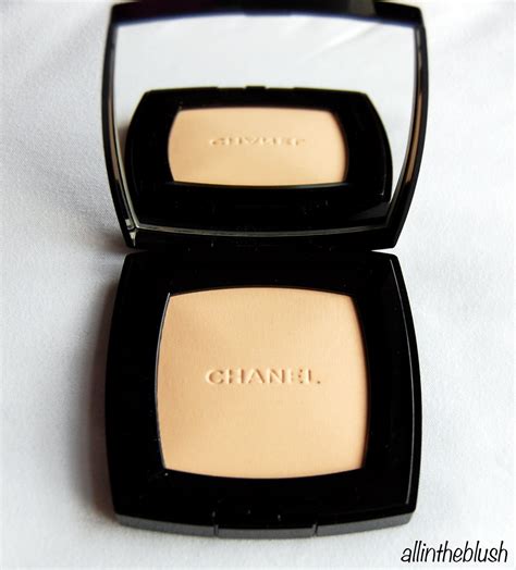 chanel poudre universelle compacte review